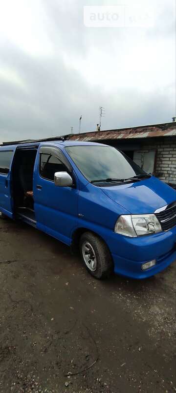 Toyota Hiace (2009)