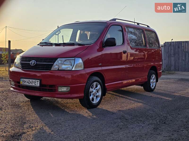 Toyota Hiace (2007)