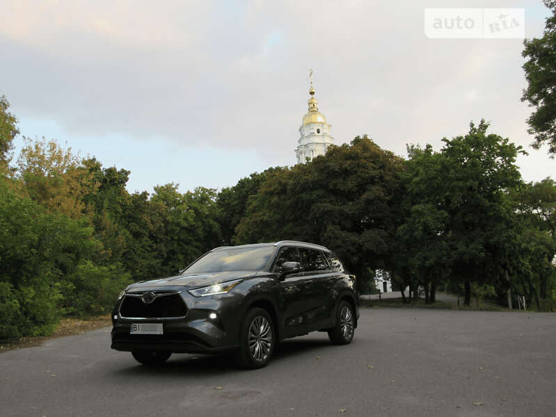 Toyota Highlander hybrid (2022)