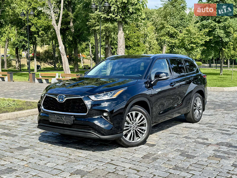 Toyota Highlander (2021)