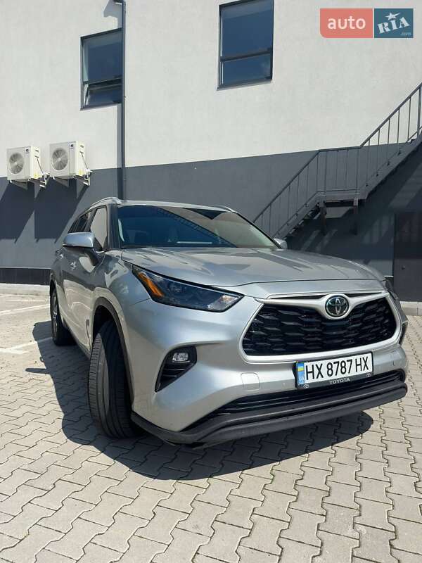 Toyota Highlander (2023)