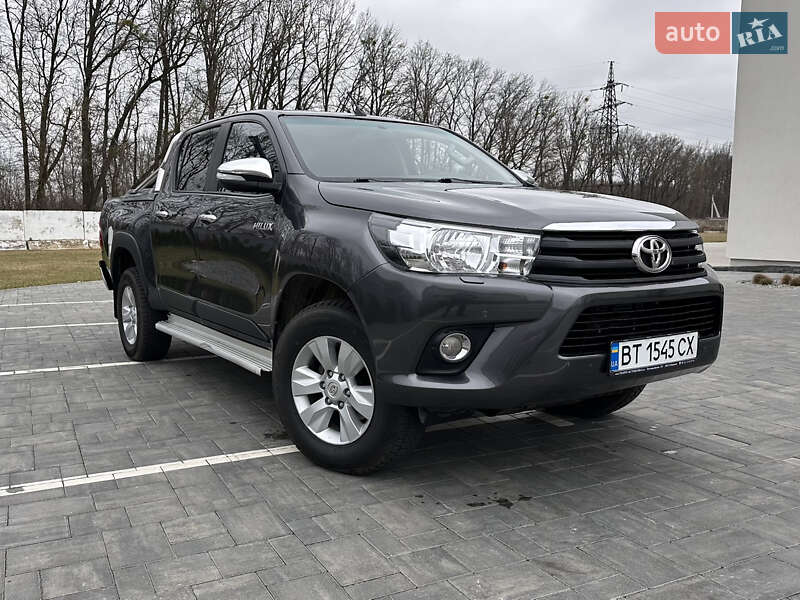 Toyota Hilux (2015)