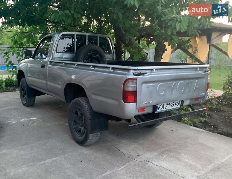 Toyota Hilux (2005)