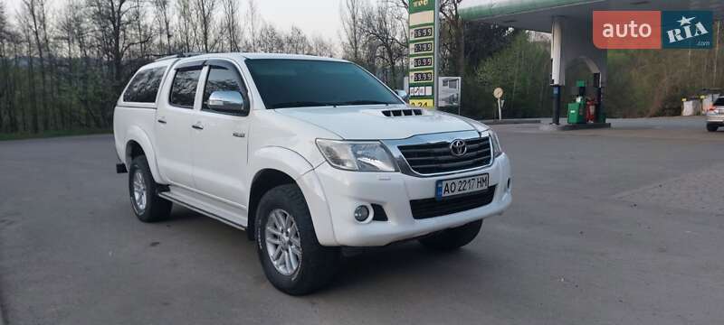 Toyota Hilux (2013)