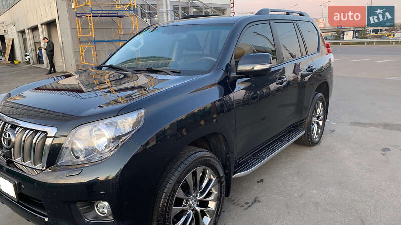 Toyota Land cruiser prado (2013)