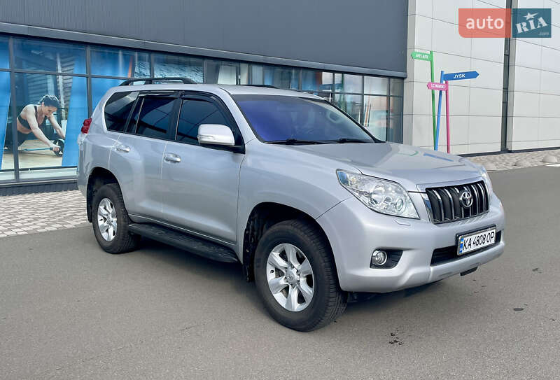 Toyota Land cruiser prado (2013)