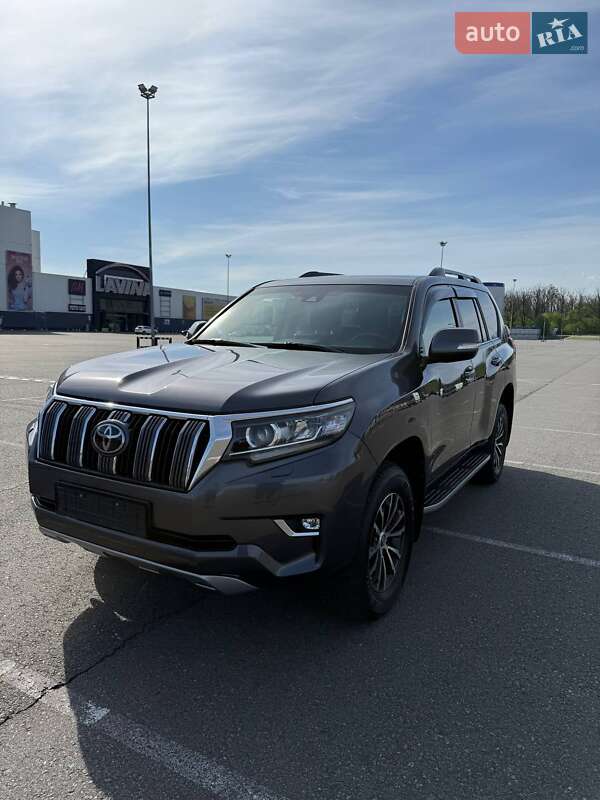 Toyota Land cruiser prado (2019)