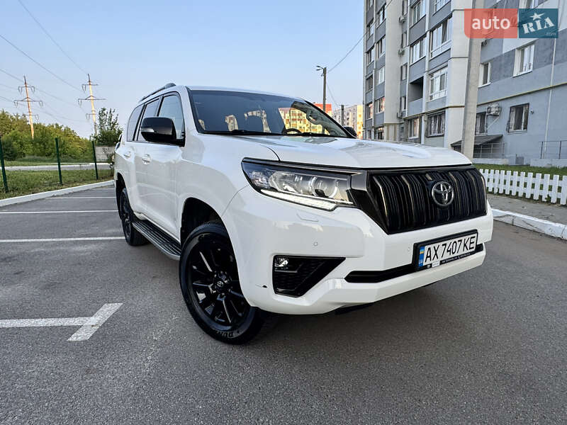 Toyota Land cruiser prado (2021)