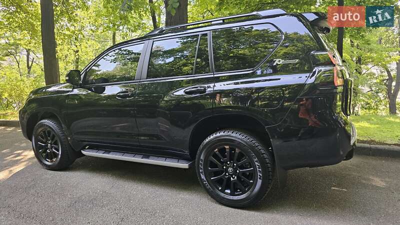 Toyota Land cruiser prado (2022)