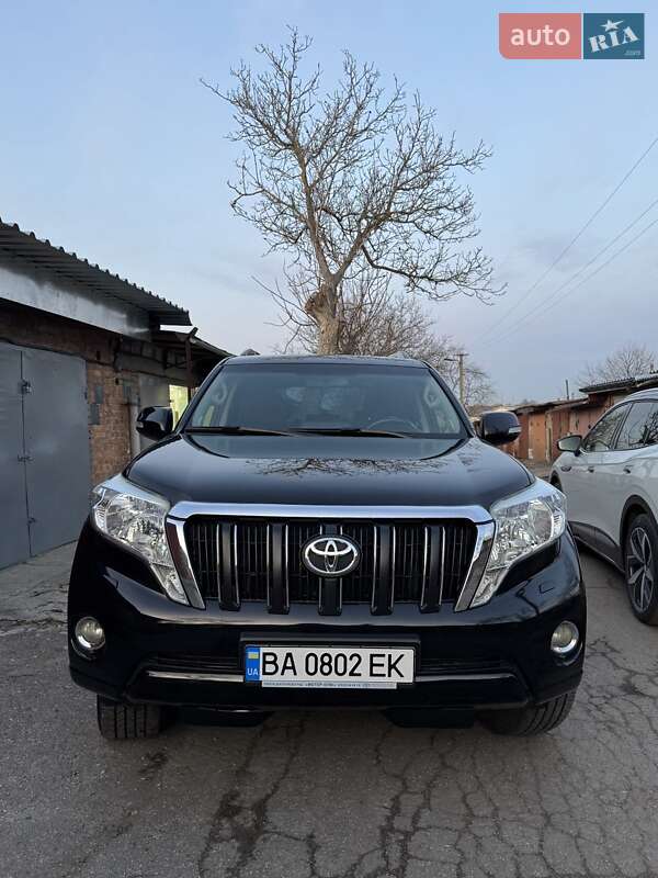 Toyota Land cruiser prado (2013)