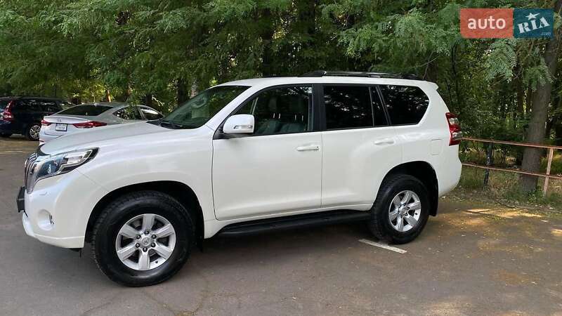 Toyota Land cruiser prado (2017)