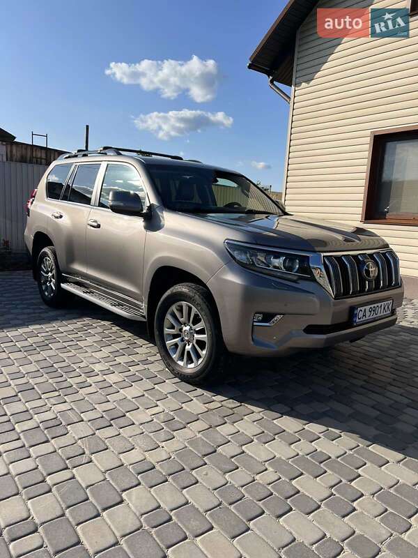 Toyota Land cruiser prado (2020)