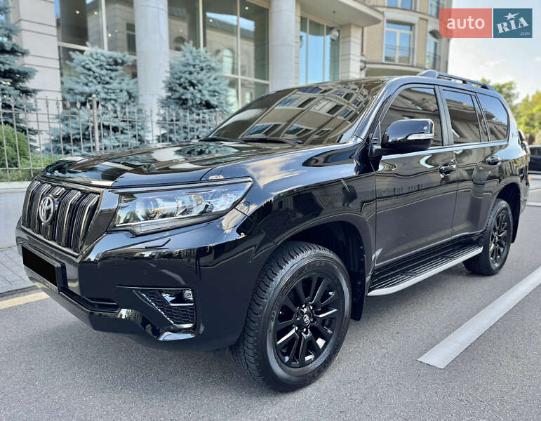 Toyota Land cruiser prado (2022)