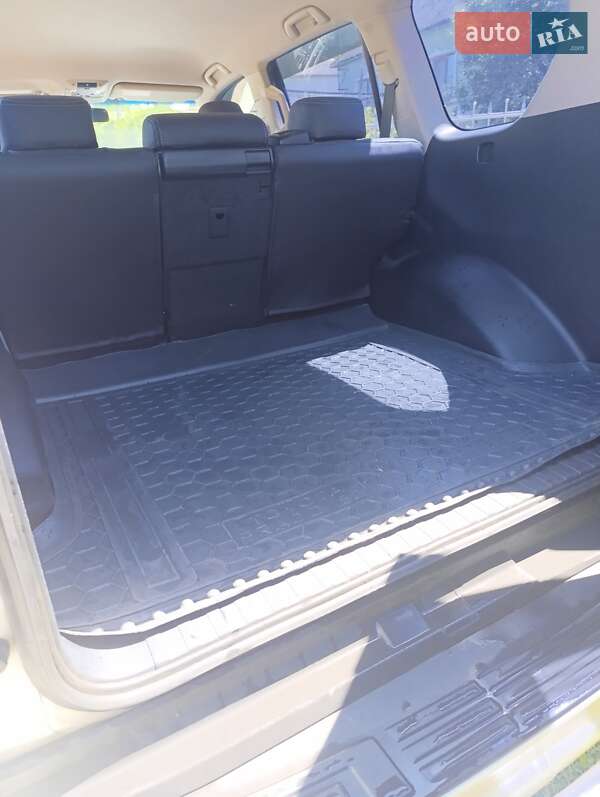 Toyota Land cruiser prado (2014)