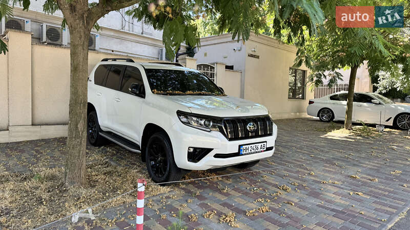 Toyota Land cruiser prado (2022)