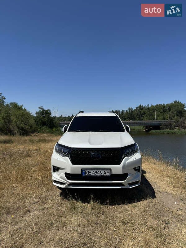 Toyota Land cruiser prado (2015)