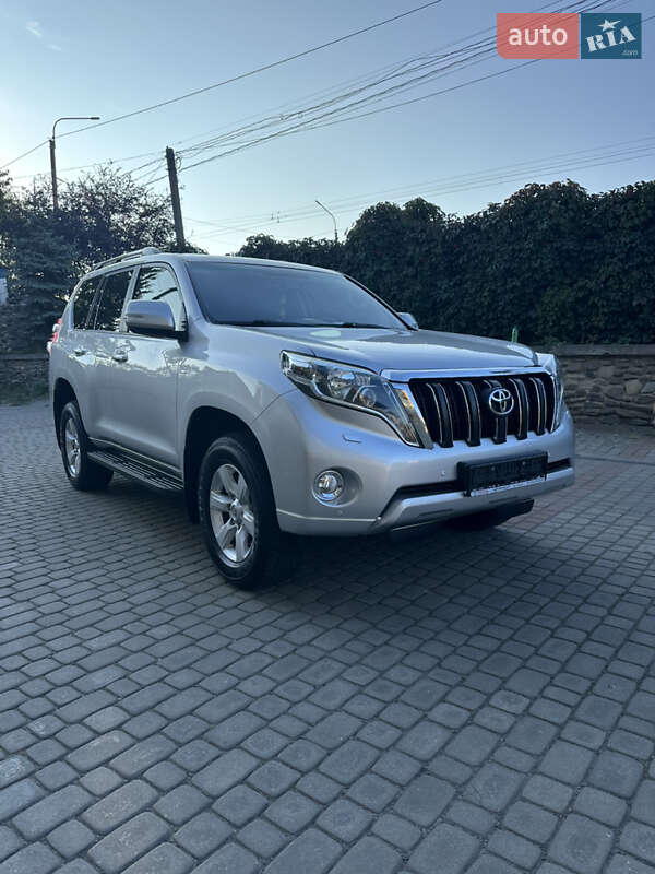 Toyota Land cruiser prado (2017)