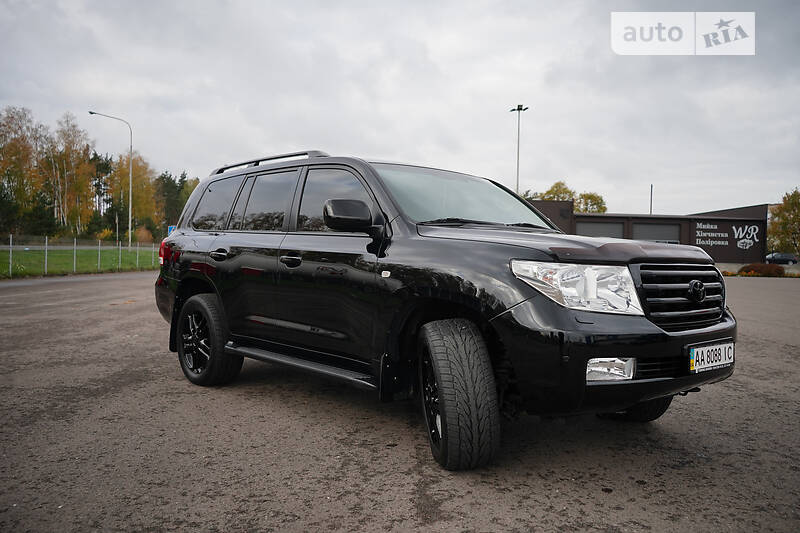Toyota Land cruiser (2011)