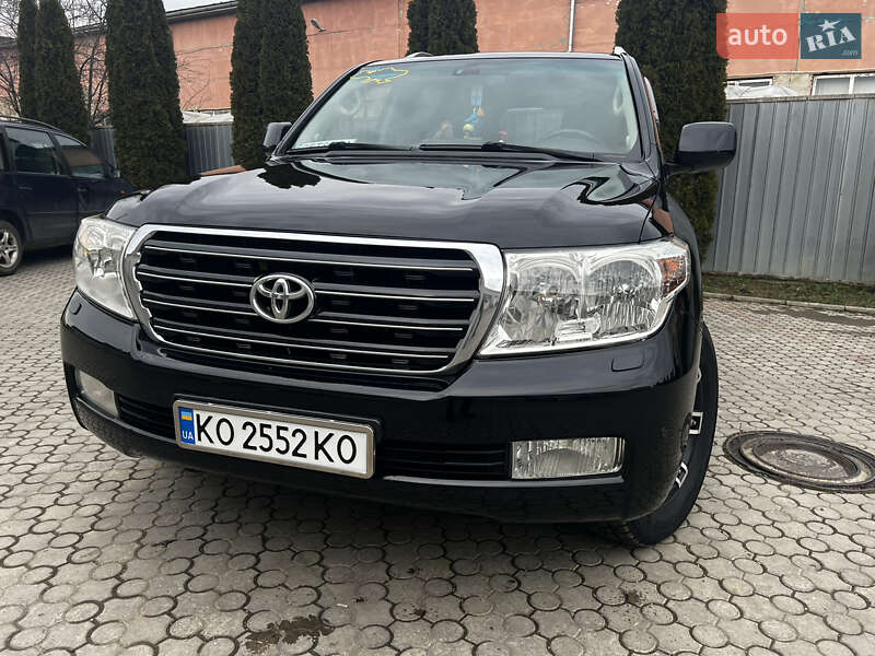 Toyota Land cruiser (2011)