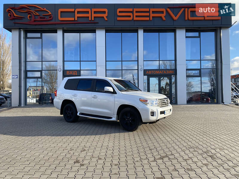 Toyota Land cruiser (2014)