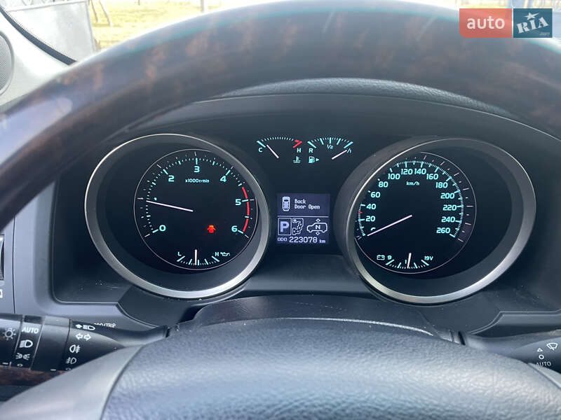 Toyota Land cruiser (2011)