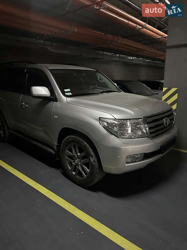 Toyota Land cruiser (2008)
