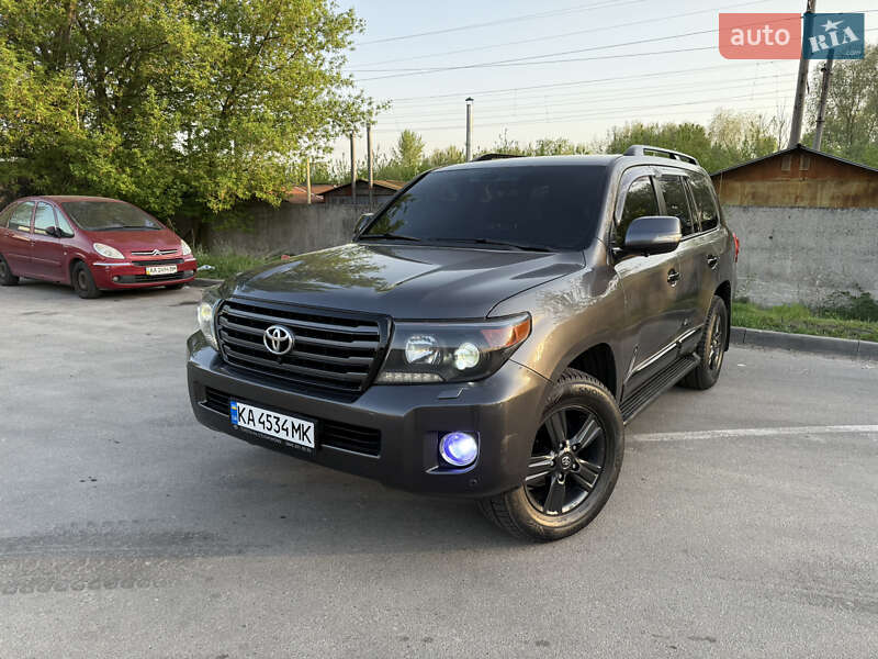 Toyota Land cruiser (2012)