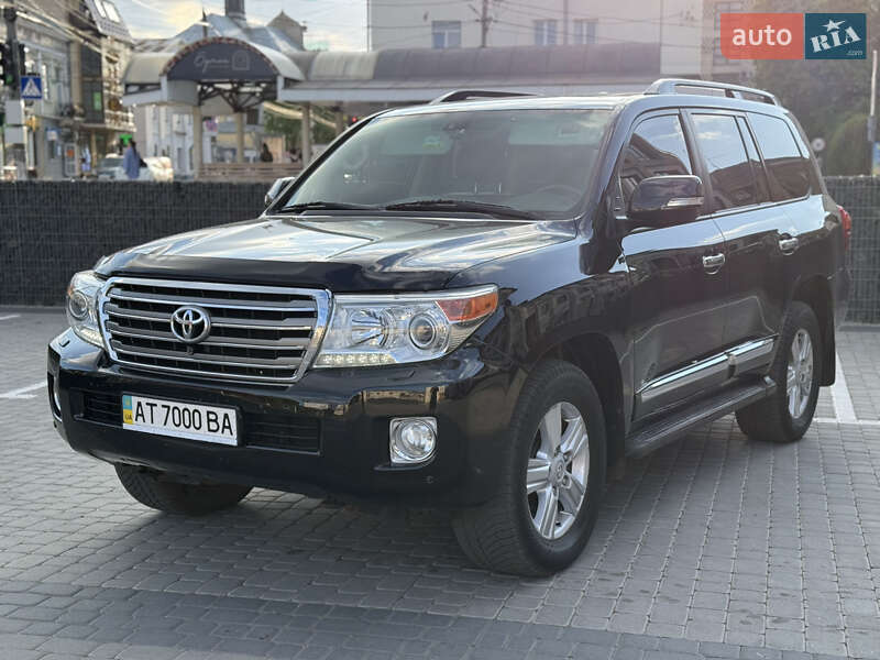 Toyota Land cruiser (2013)