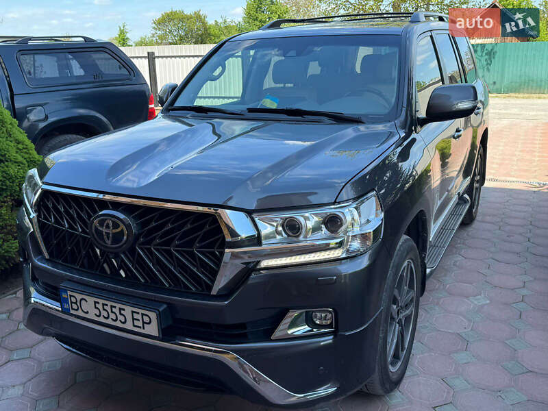 Toyota Land cruiser (2018)