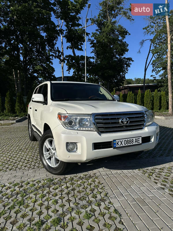 Toyota Land cruiser (2012)