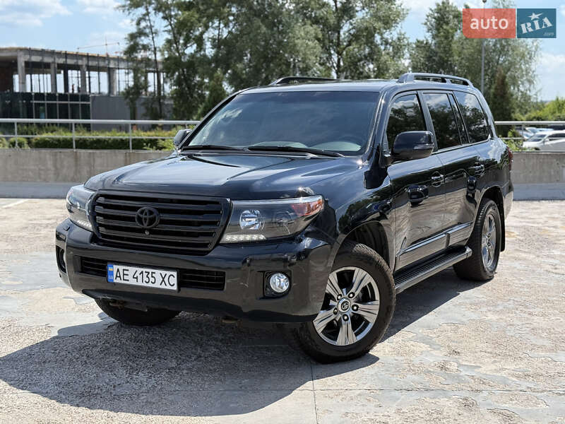 Toyota Land cruiser (2013)