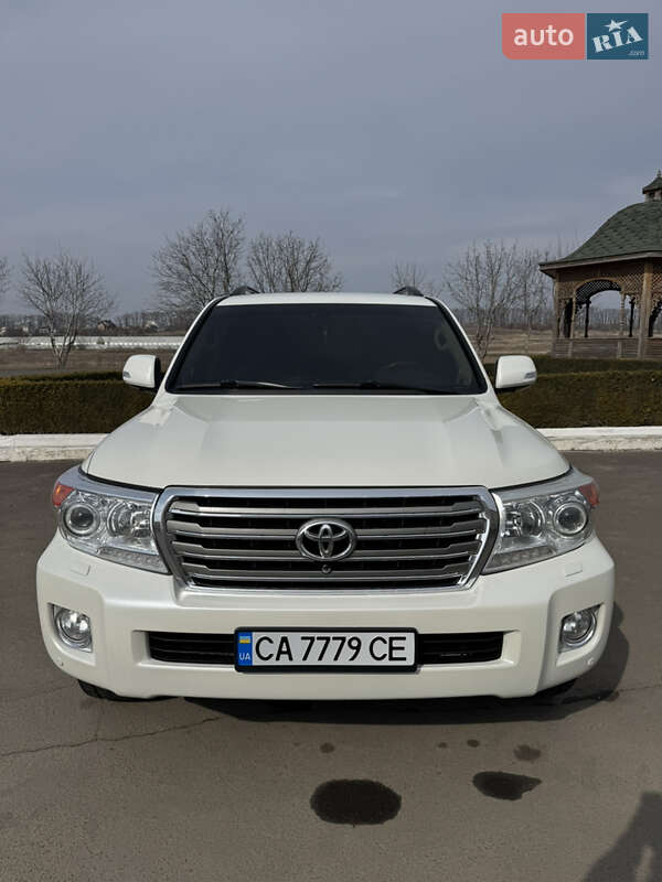Toyota Land cruiser (2013)