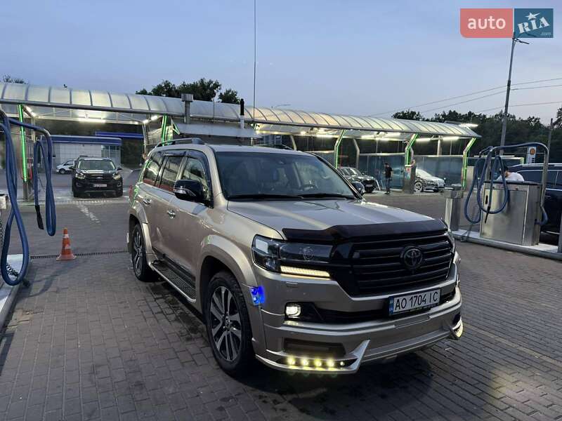 Toyota Land cruiser (2018)