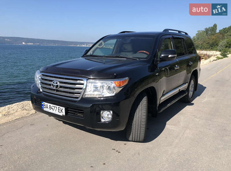 Toyota Land cruiser (2014)