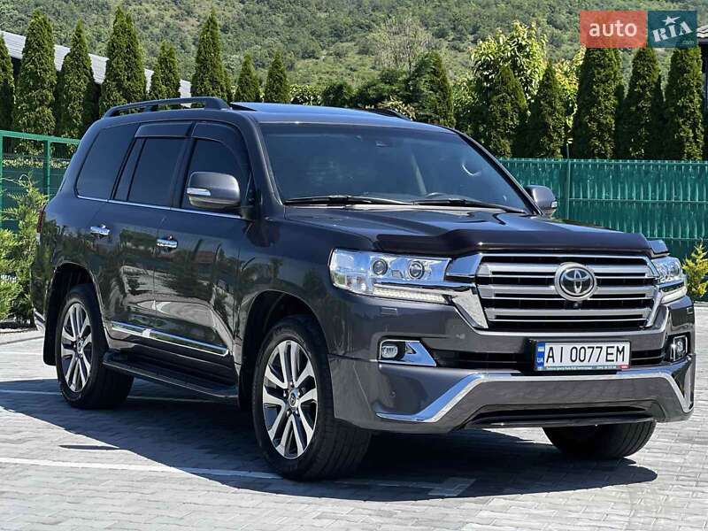 Toyota Land cruiser (2016)