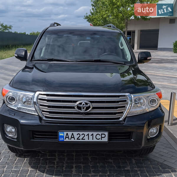 Toyota Land cruiser (2012)