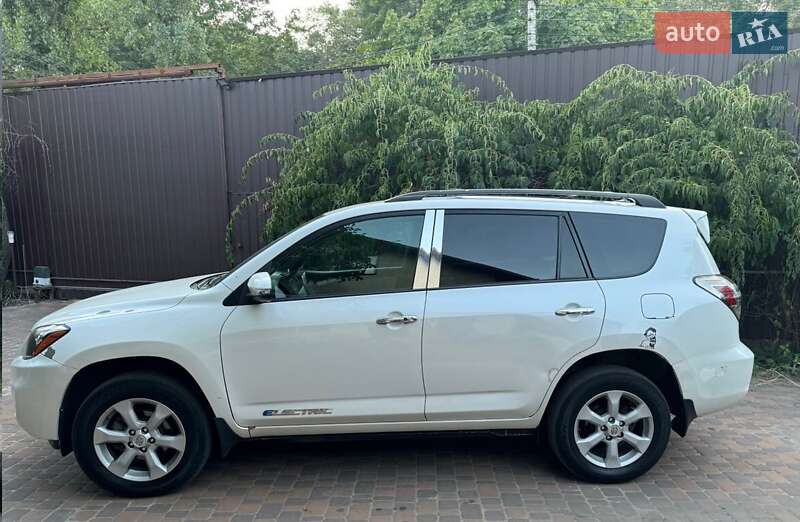 Toyota Rav4 ev (2012)