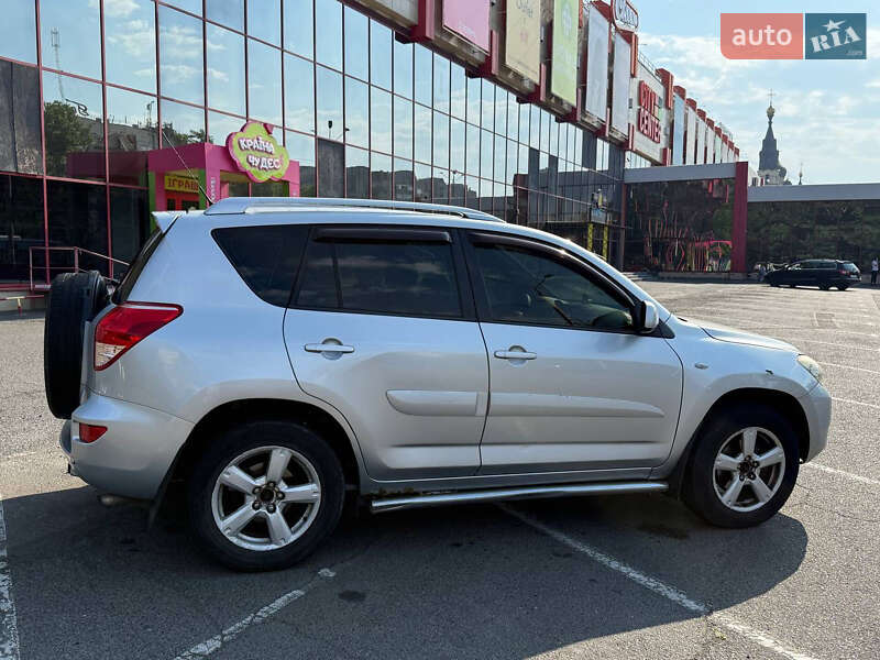 Toyota Rav4 (2007)