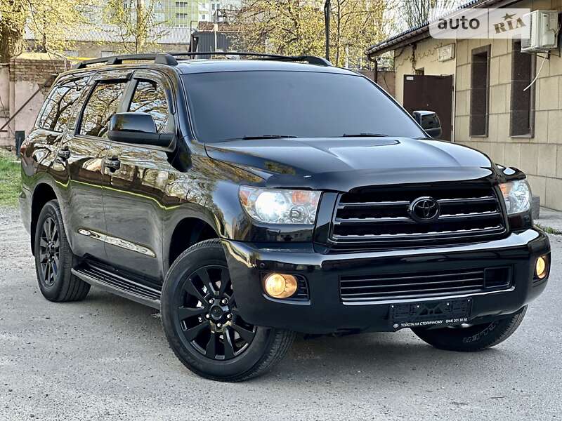 Toyota Sequoia (2011)