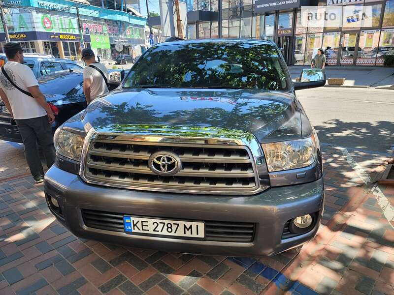 Toyota Sequoia (2017)