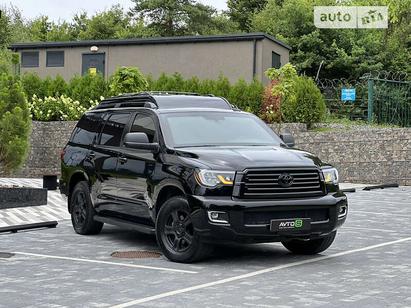 Toyota Sequoia (2013)