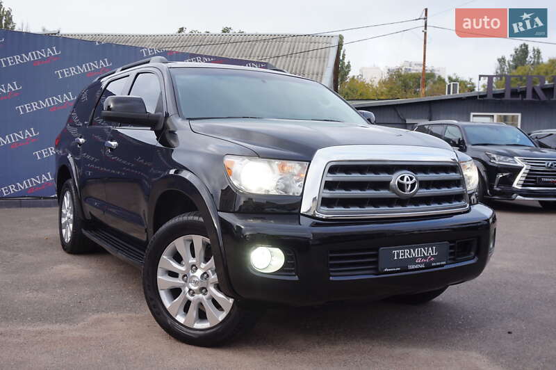 Toyota Sequoia (2011)