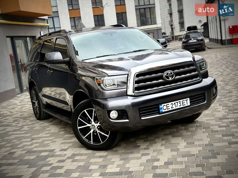 Toyota Sequoia (2015)