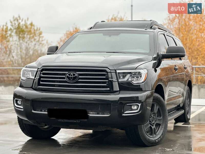 Toyota Sequoia (2013)