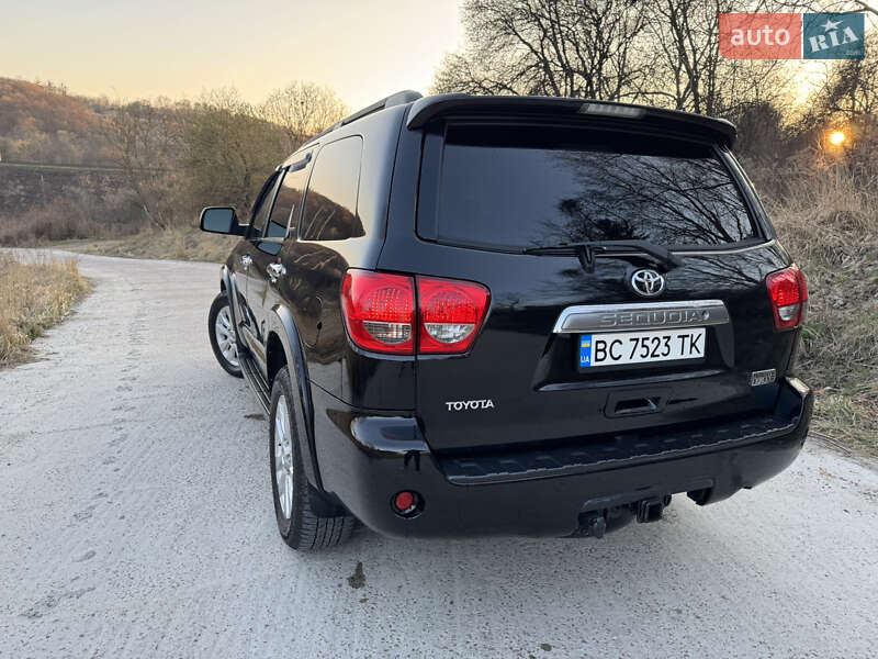 Toyota Sequoia (2008)