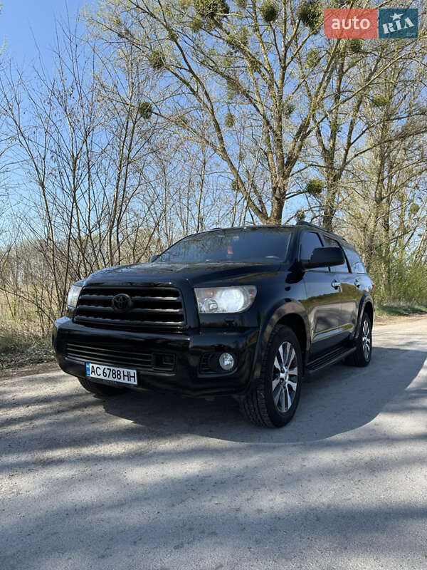 Toyota Sequoia (2008)