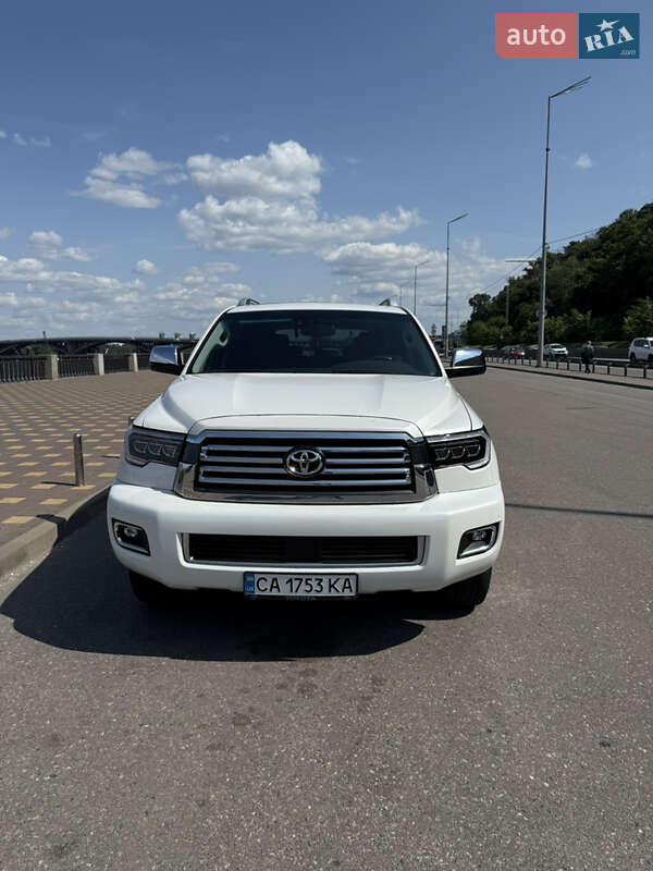 Toyota Sequoia (2020)