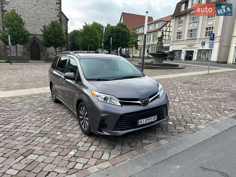 Toyota Sienna (2019)