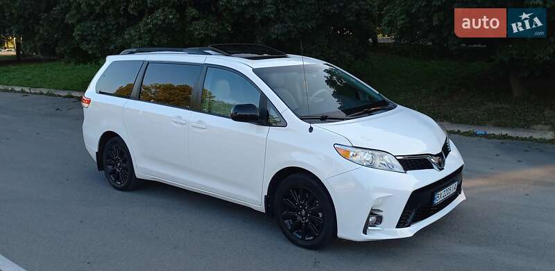 Toyota Sienna (2012)
