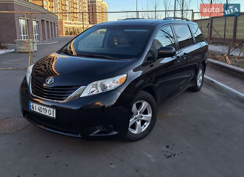 Toyota Sienna (2015)